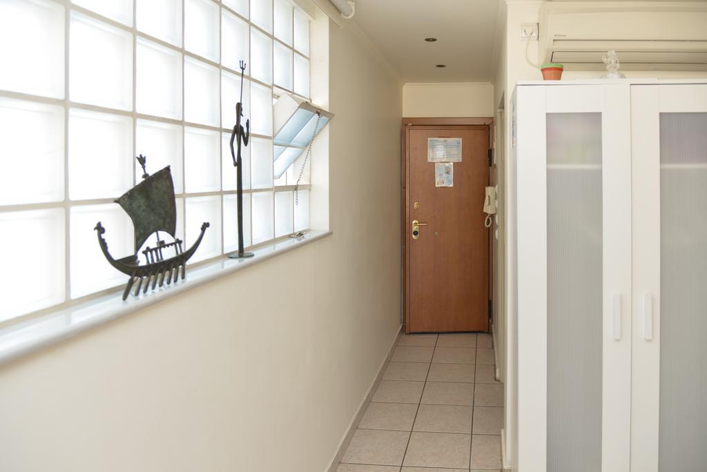 Kalypso Apartment Атина Екстериор снимка