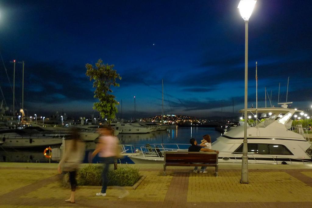Kalypso Apartment Атина Екстериор снимка